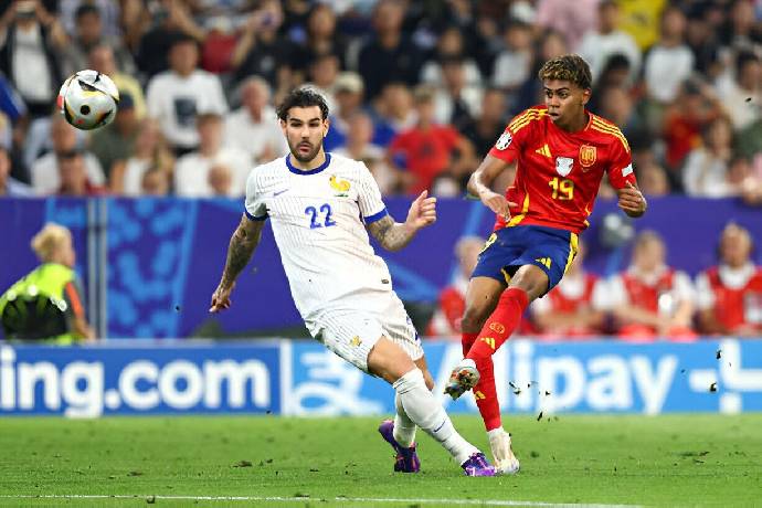X&aacute;c định cặp đấu b&aacute;n kết Nations League: Hai trận đại chiến nảy lửa