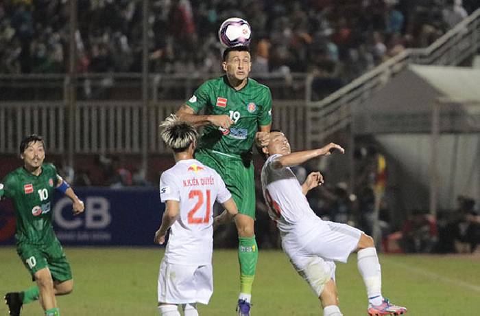 Soi k&egrave;o phạt g&oacute;c HAGL vs TPHCM, 17h00 ng&agrave;y 25/6