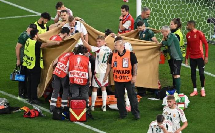 Cầu thủ Hungary qua cơn nguy kịch, g&atilde;y xương mặt sau pha va chạm kinh ho&agrave;ng