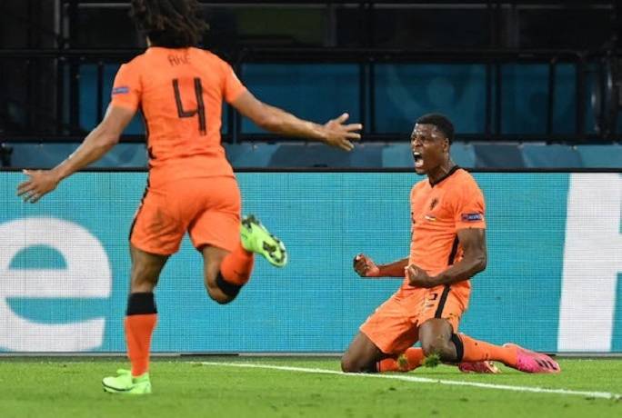 Soi k&egrave;o hiệp 1 H&agrave; Lan vs &Aacute;o, 23h00 ng&agrave;y 25/6