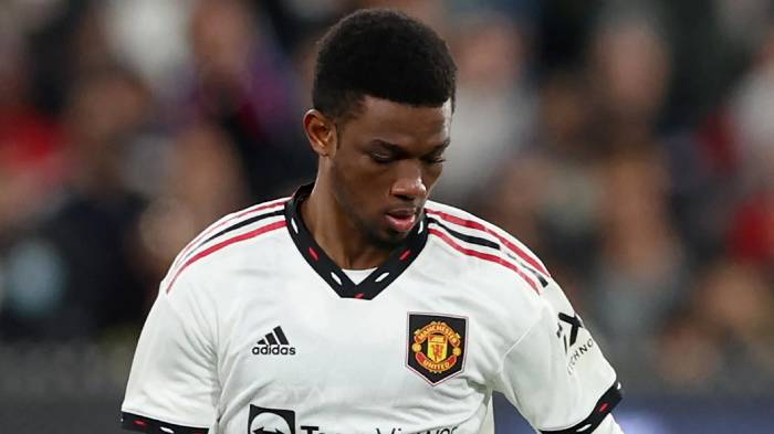 &ldquo;B&aacute;u vật&rdquo; của Man United được h&agrave;ng loạt &ocirc;ng lớn 'săn đ&oacute;n'