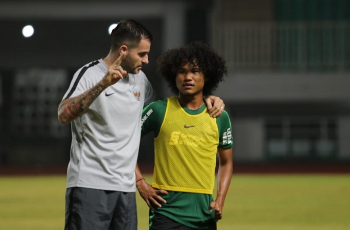 V&ograve;ng loại World Cup 2022: Indonesia gọi 'thần đồng' đấu với Malaysia