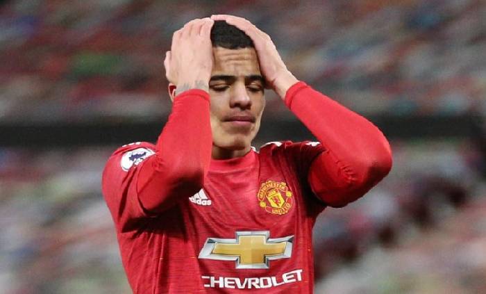 Bị &eacute;p v&agrave;o đường c&ugrave;ng, Greenwood bất ngờ được 'giải cứu'