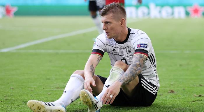 Kroos chửi thẳng mặt ng&ocirc;i sao qua Ả rập: 'Thật đ&aacute;ng xấu hổ'