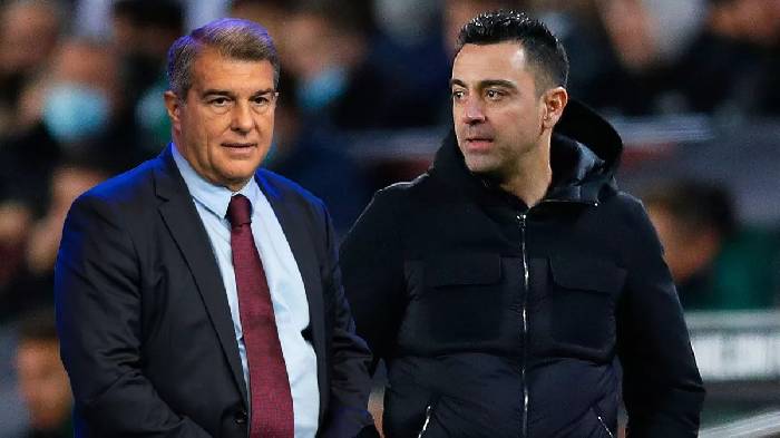 Xavi v&agrave; BLĐ Barca rạn nứt nghi&ecirc;m trọng v&igrave; &ldquo;số 7 người Bồ&rdquo;