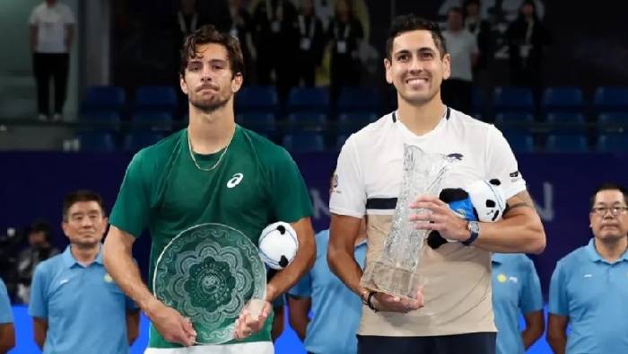 Tabilo cứu 2 match-point trước Musetti, v&ocirc; địch Chengdu Open 2025