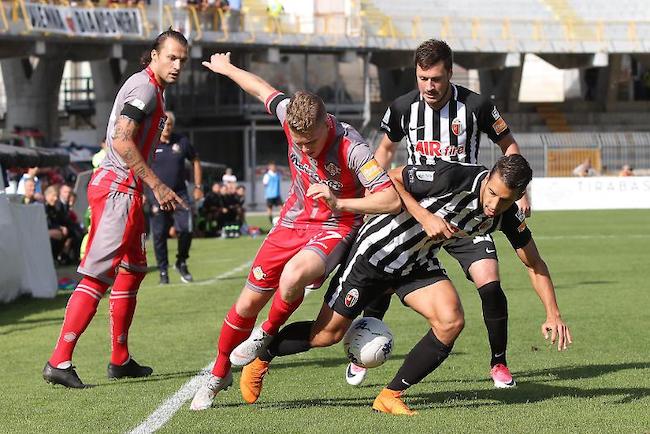 Nhận định b&oacute;ng đ&aacute; Ascoli vs Entella, 02h00 ng&agrave;y 26/10: Trận h&ograve;a đầu ti&ecirc;n