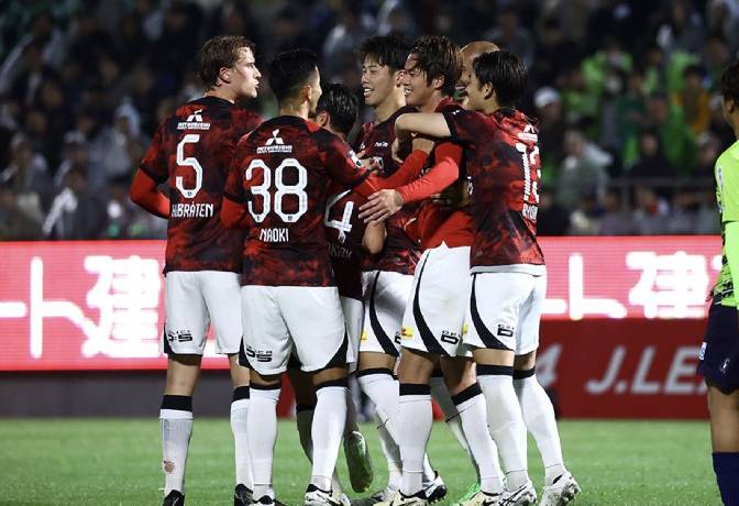 Nhận định, soi k&egrave;o Urawa Red Diamonds vs Machida Zelvia, 12h00 ng&agrave;y 25/10: Giữ ch&acirc;n nhau