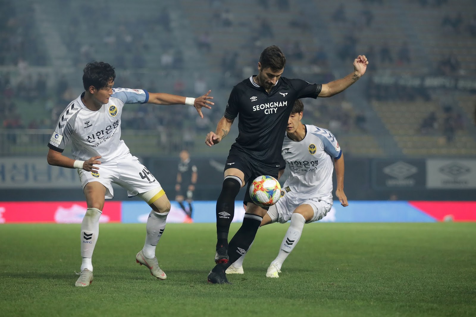 Ph&acirc;n t&iacute;ch tỷ lệ Seongnam vs Gyeongnam, 12h ng&agrave;y 24/11