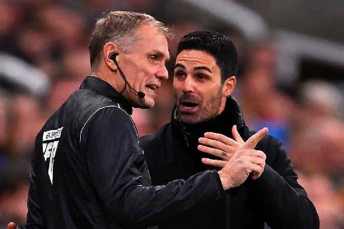 Bị FA tố chỉ tr&iacute;ch trọng t&agrave;i, HLV Mikel Arteta đ&aacute;p trả cứng rắn
