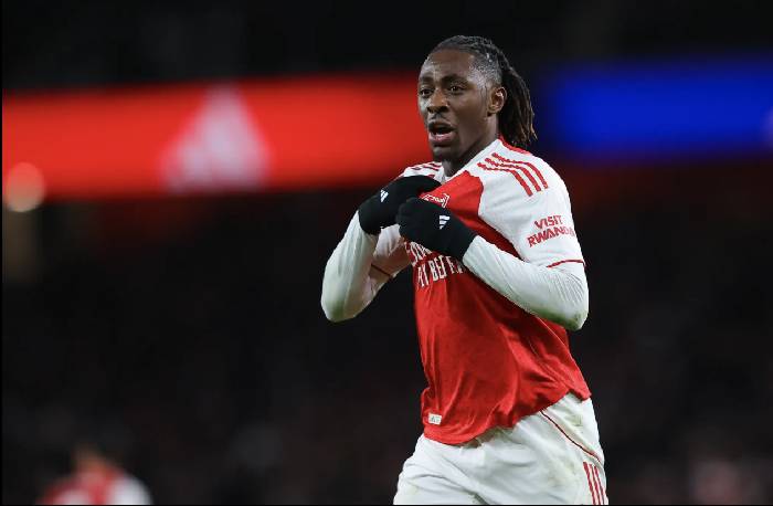 Jamie Carragher xin lỗi Eberechi Eze sau c&uacute; hat-trick trước Tottenham