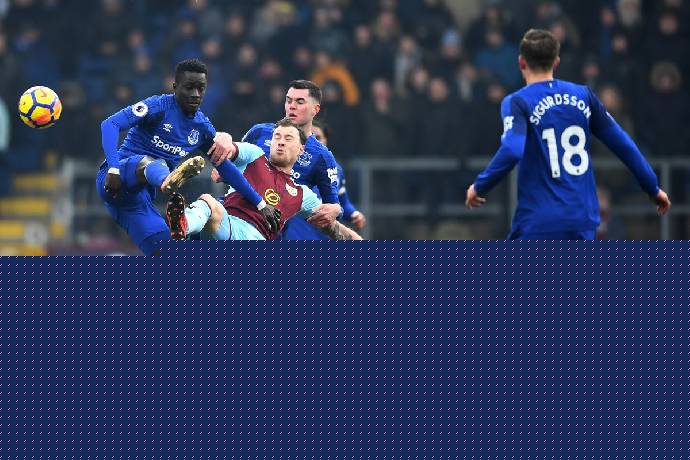 Soi k&egrave;o phạt g&oacute;c Burnley vs Everton, 22h ng&agrave;y 26/12