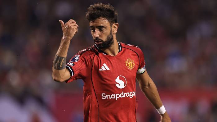 Bruno Fernandes nghỉ d&agrave;i hạn v&igrave; chấn thương, MU lo sốt v&oacute;