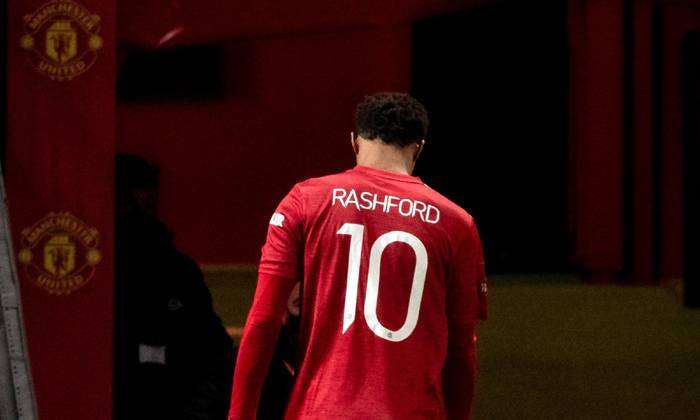 MU trả gi&aacute; đắt cho chiến thắng Liverpool ở C&uacute;p FA