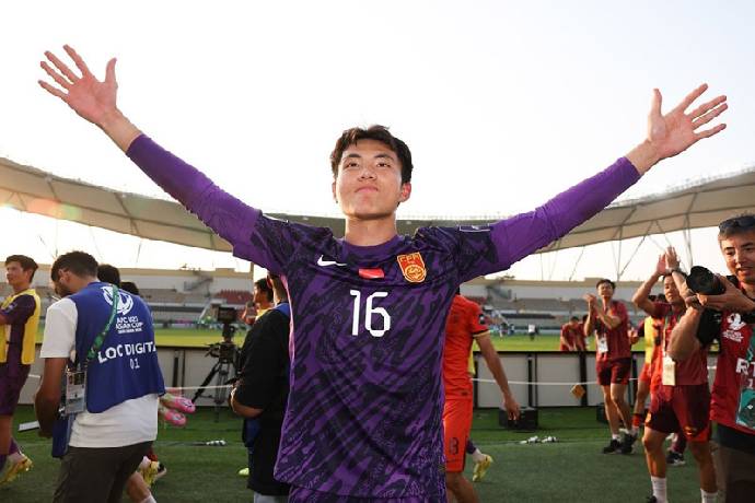 Người h&ugrave;ng Trung Quốc mất giải Thủ m&ocirc;n xuất sắc nhất U23 ch&acirc;u &Aacute; đầy cay đắng