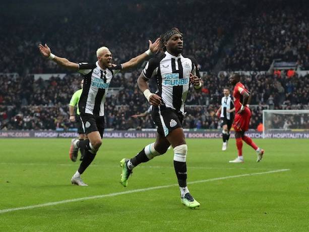 Đội h&igrave;nh ra s&acirc;n ch&iacute;nh thức Brentford vs Newcastle, 22h ng&agrave;y 26/2
