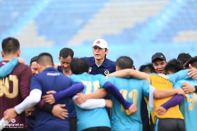 HLV Park Choong-kyun đ&oacute;n tin vui trong trận ra mắt H&agrave; Nội FC