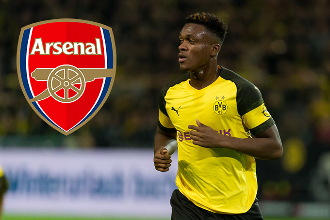 V&aacute; h&agrave;ng thủ, Arsenal nhắm hậu vệ Dortmund