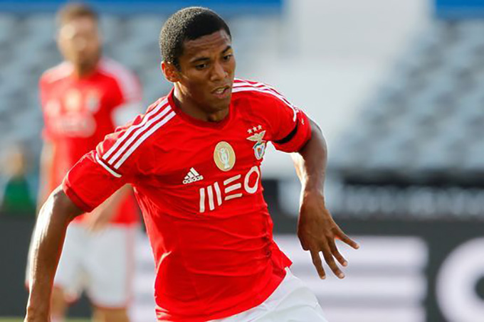 Đặng Văn L&acirc;m c&oacute; th&ecirc;m đồng đội mới từng kho&aacute;c &aacute;o Benfica