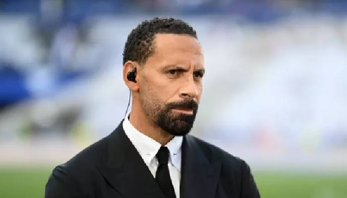 Rio Ferdinand : 'Thi&ecirc;n t&agrave;i tạt b&oacute;ng, cậu ấy chung m&acirc;m với Beckham'