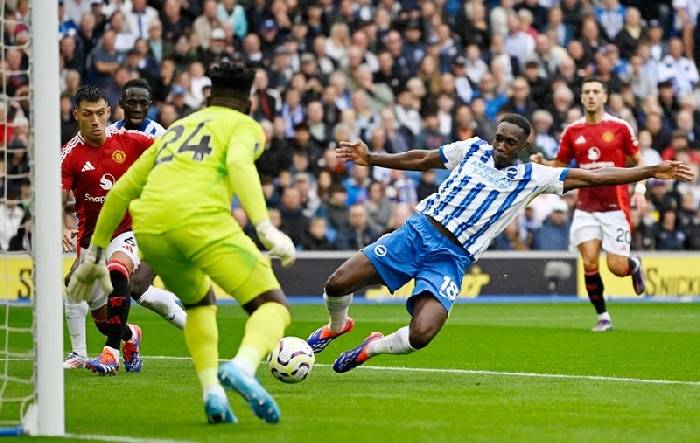 Chi 120 triệu bảng &lsquo;v&aacute;&rsquo; h&agrave;ng thủ, MU vẫn &lsquo;thở d&agrave;i&rsquo; ngao ng&aacute;n