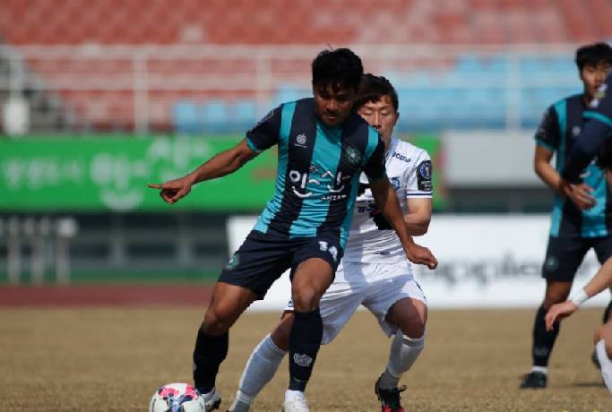Soi k&egrave;o phạt g&oacute;c Gwangju vs Ansan Greeners, 17h30 ng&agrave;y 26/9