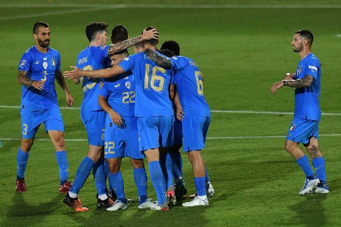 Soi k&egrave;o phạt g&oacute;c Hungary vs Italia, 1h45 ng&agrave;y 27/9