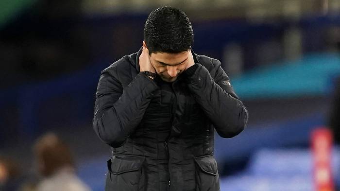 'Cỗ m&aacute;y' thu hồi b&oacute;ng chấn thương, Arteta đứng ngồi kh&ocirc;ng y&ecirc;n