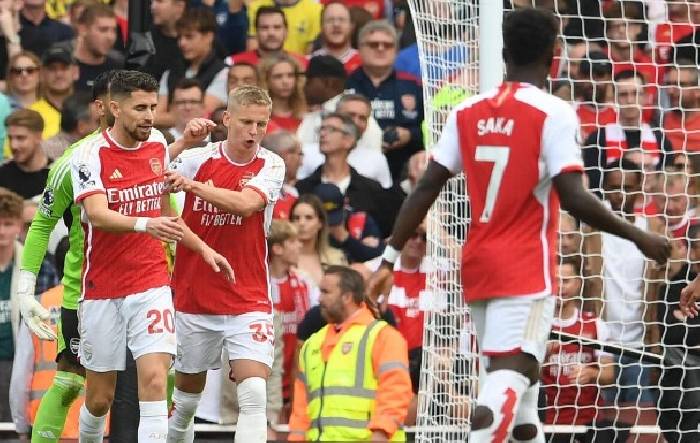 'T&ocirc;i đau đớn, t&ocirc;i gục ng&atilde;, xin lỗi c&aacute;c fans của Arsenal rất nhiều'