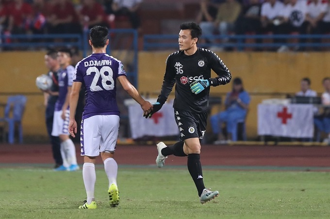 Tin chuyển nhượng V.League: Thủ B&ugrave;i Tiến Dũng chia tay H&agrave; Nội FC?