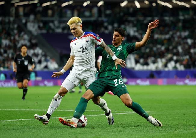 Th&aacute;i Lan xuất sắc cầm h&ograve;a Saudi Arabia, gi&agrave;nh v&eacute; đi tiếp ở Asian Cup 2023