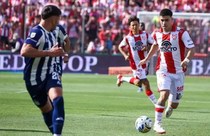 Nhận định, soi k&egrave;o Platense vs Instituto, 03h00 ng&agrave;y 27/1: Kh&aacute;ch tự tin