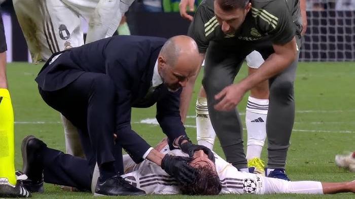 Ng&ocirc;i sao Real Madrid chấn thương nghi&ecirc;m trọng v&igrave; va chạm với đồng đội