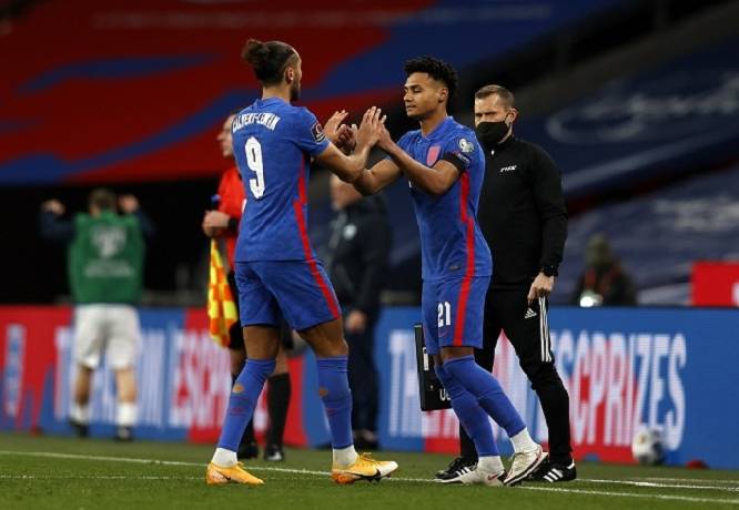 Aston Villa mất trắng 1 triệu bảng v&igrave; Ollie Watkins