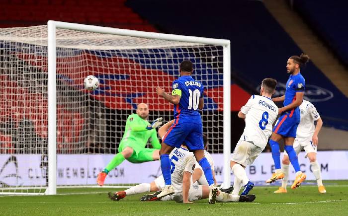 Sterling c&aacute;n mốc ấn tượng tại v&ograve;ng loại World Cup 2022