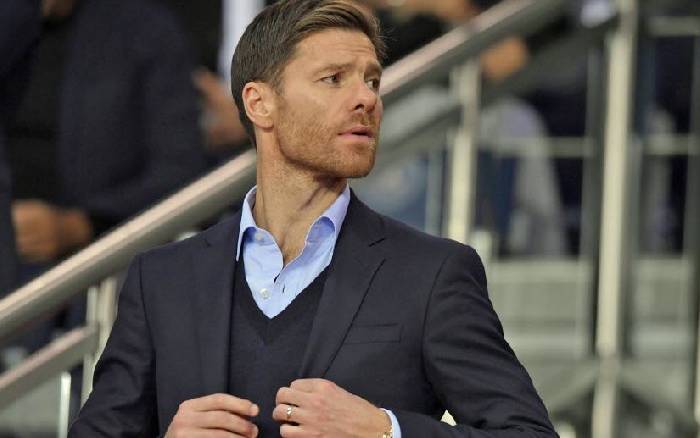 Xabi Alonso x&aacute;c nhận ở lại Sociedad, từ chối Monchengladbach