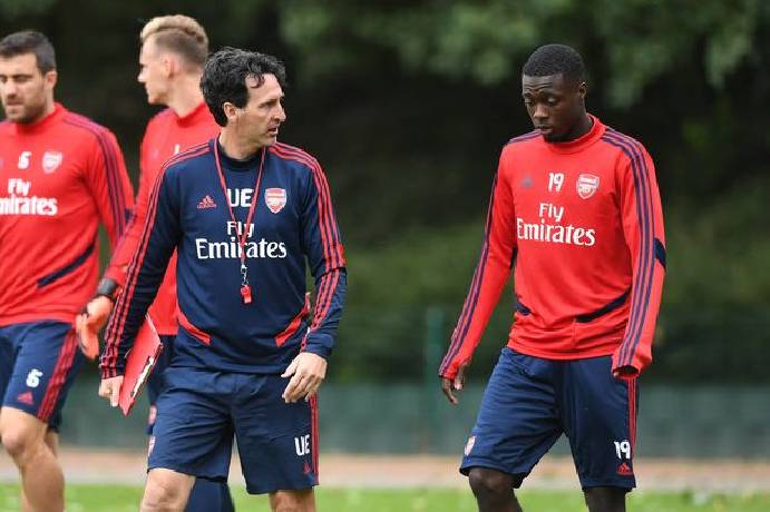 Tạm g&aacute;c lại t&igrave;nh cảm, Unai Emery hứa sẽ đ&aacute;nh bại Arsenal