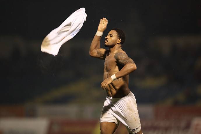 Rafaelson ghi 5 b&agrave;n, Nam Định ngược d&ograve;ng thắng đẹp Thanh H&oacute;a