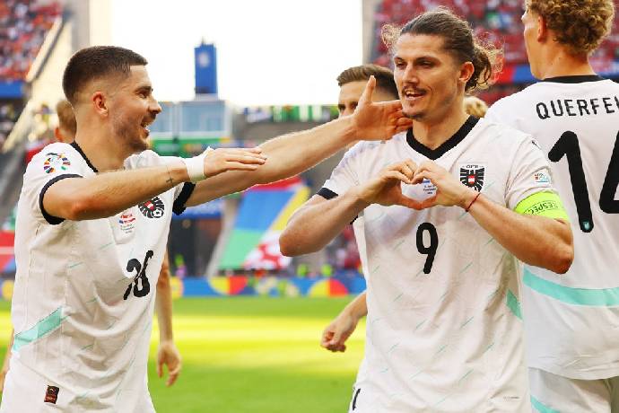 &Aacute;o g&acirc;y sốc khi đứng đầu bảng tử thần, Ph&aacute;p v&agrave; H&agrave; Lan gặp kh&oacute; ở v&ograve;ng 1/8