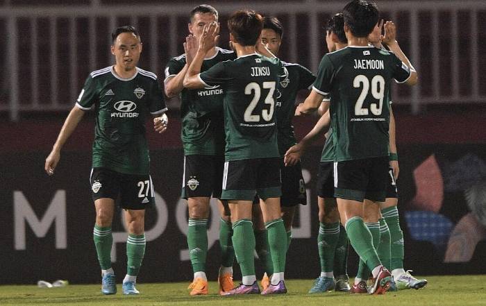 Nhận định, soi k&egrave;o Gimcheon Sangmu FC vs Jeonbuk Hyundai Motors, 17h30 ng&agrave;y 27/6: Giữ vững ng&ocirc;i đầu