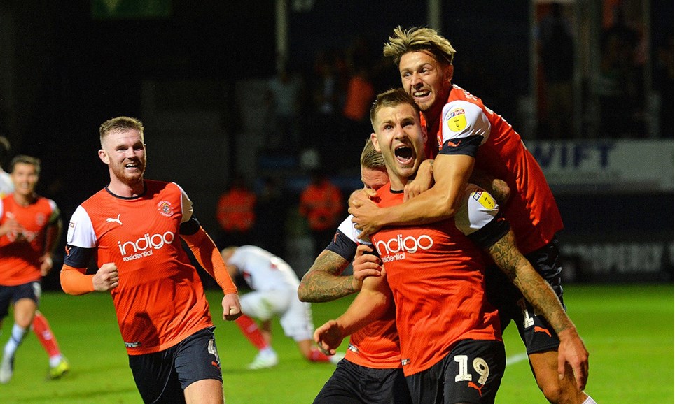 Ph&acirc;n t&iacute;ch tỷ lệ Cardiff vs Luton Town, 1h45 ng&agrave;y 28/8