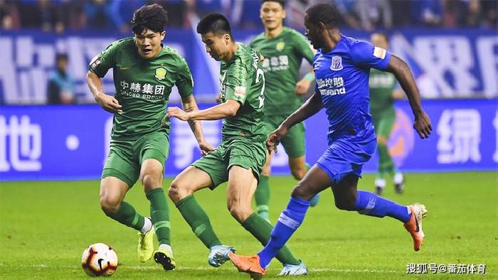 Soi k&egrave;o phạt g&oacute;c Beijing Guoan vs Shanghai Shenhua, 18h30 ng&agrave;y 26/8