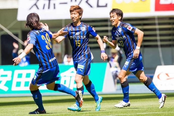 Soi k&egrave;o phạt g&oacute;c Nagoya Grampus vs Gamba Osaka, 16h ng&agrave;y 27/8