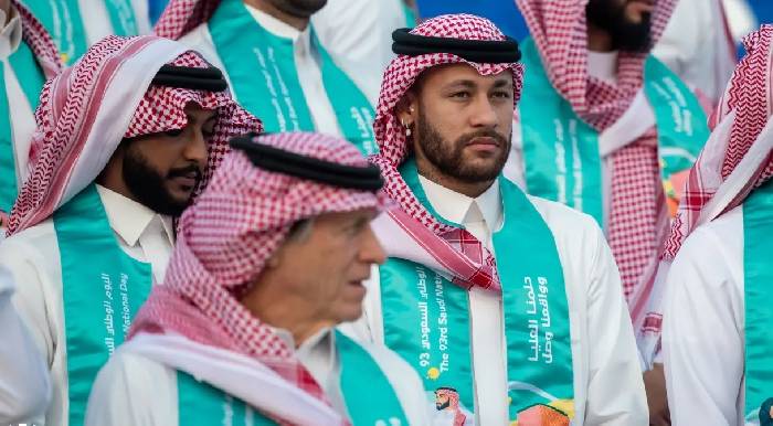 Ngựa quen đường cũ, Neymar cầm đầu 'nổi loạn' ở đội b&oacute;ng mới