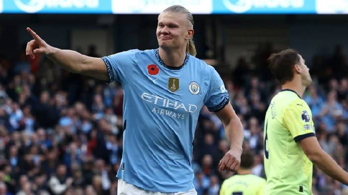 Haaland tiếp tục thăng hoa, Man City gi&agrave;nh ng&ocirc;i đầu bảng
