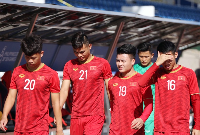 U22 Việt Nam h&ocirc;m nay 26/11: Quang Hải ra s&acirc;n tập luyện sớm