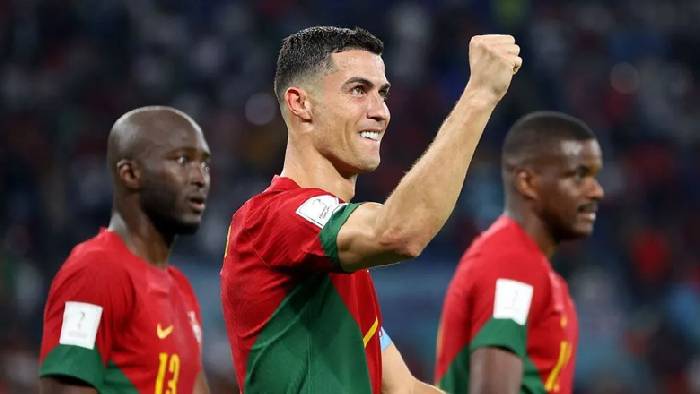 Soi k&egrave;o phạt g&oacute;c Bồ Đ&agrave;o Nha vs Uruguay, 2h ng&agrave;y 29/11