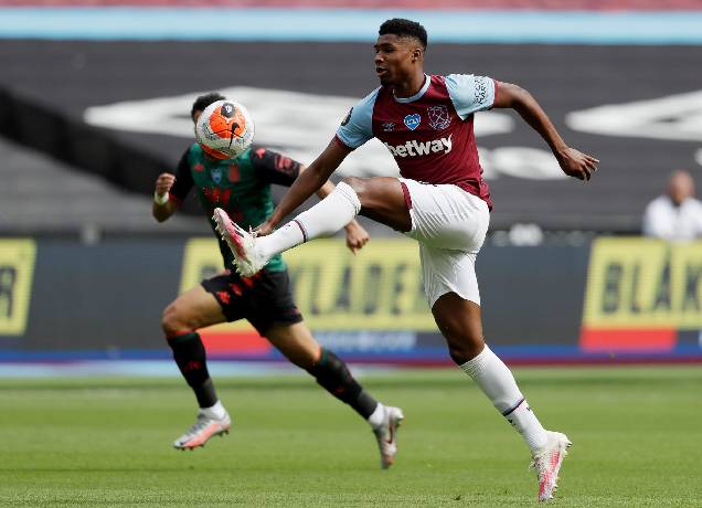 Soi k&egrave;o phạt g&oacute;c Watford vs West Ham, 22h ng&agrave;y 28/12