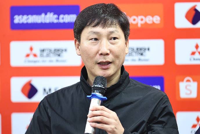 HLV Kim Sang Sik: 'T&ocirc;i t&ocirc;n trọng quyết định của trọng t&agrave;i'