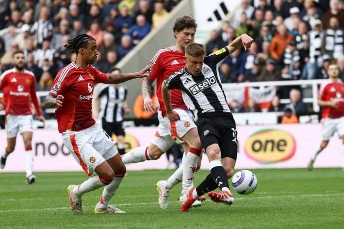 Si&ecirc;u m&aacute;y t&iacute;nh dự đo&aacute;n MU vs Newcastle, 3h00 ng&agrave;y 27/12